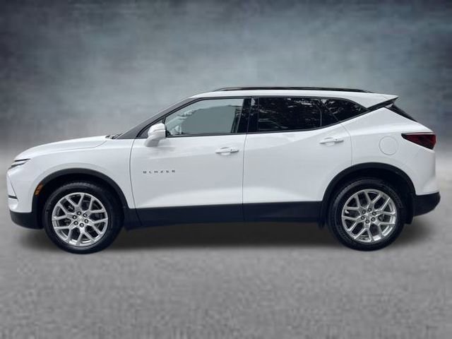 Used 2025 Chevrolet Blazer LT image 2