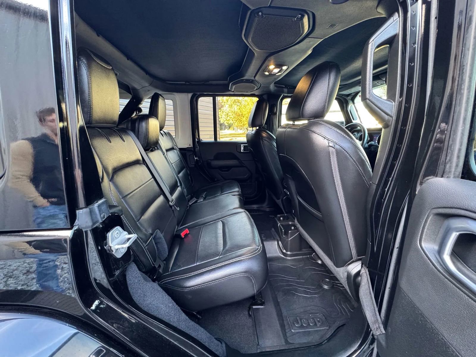 Used 2020 Jeep Wrangler Unlimited Sahara AWD/4WD image 15