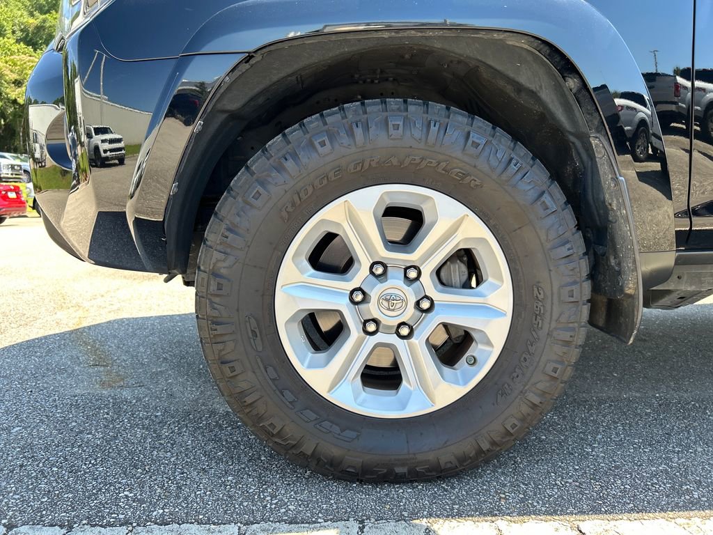 Used 2021 Toyota 4Runner SR5 Premium w/ Moonroof Package AWD/4WD image 7