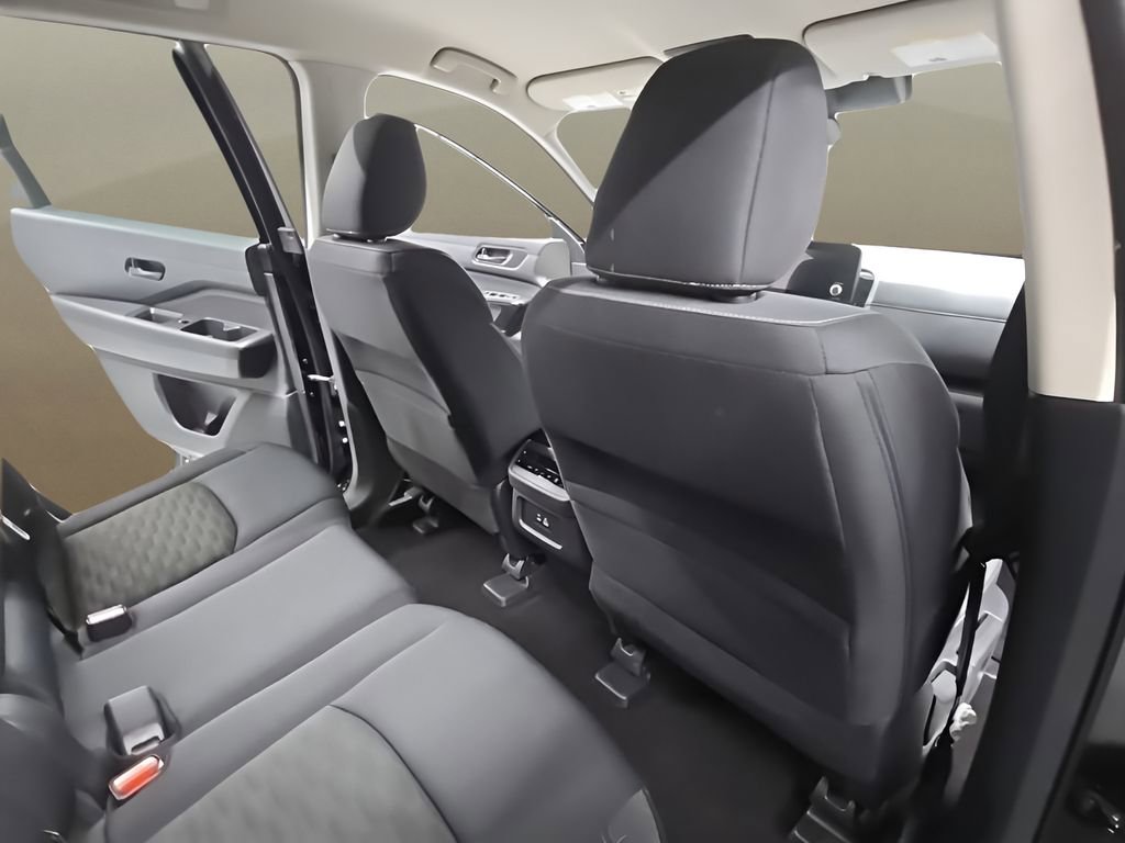 Used 2025 Nissan Pathfinder SV AWD/4WD image 18