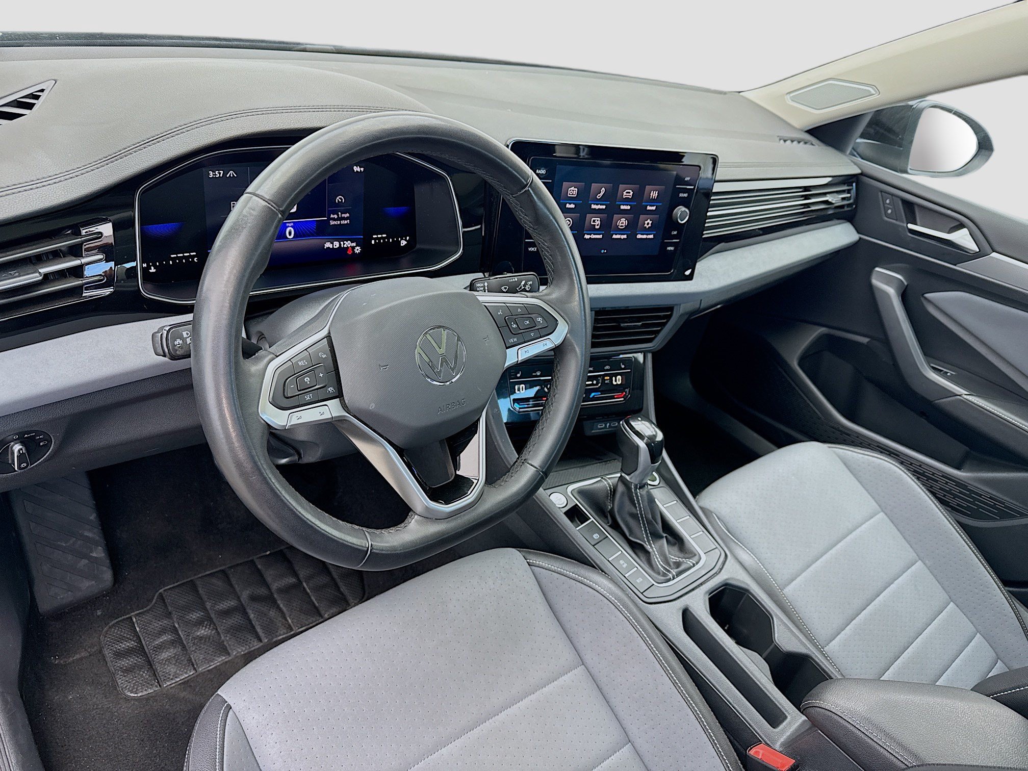 Used 2025 Volkswagen Jetta SE FWD image 7