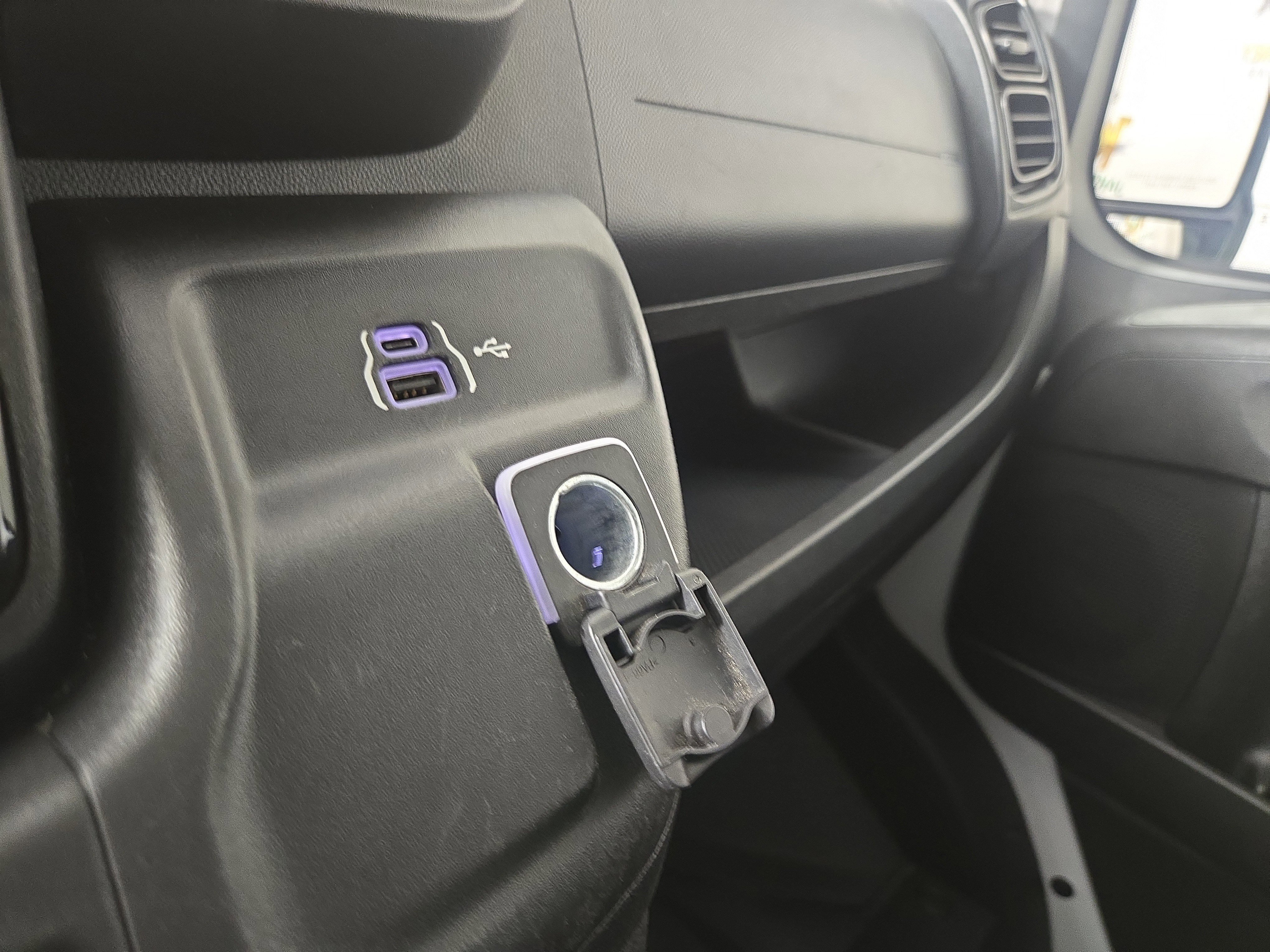 Used 2025 RAM ProMaster 2500 w/ Safety Group FWD image 26