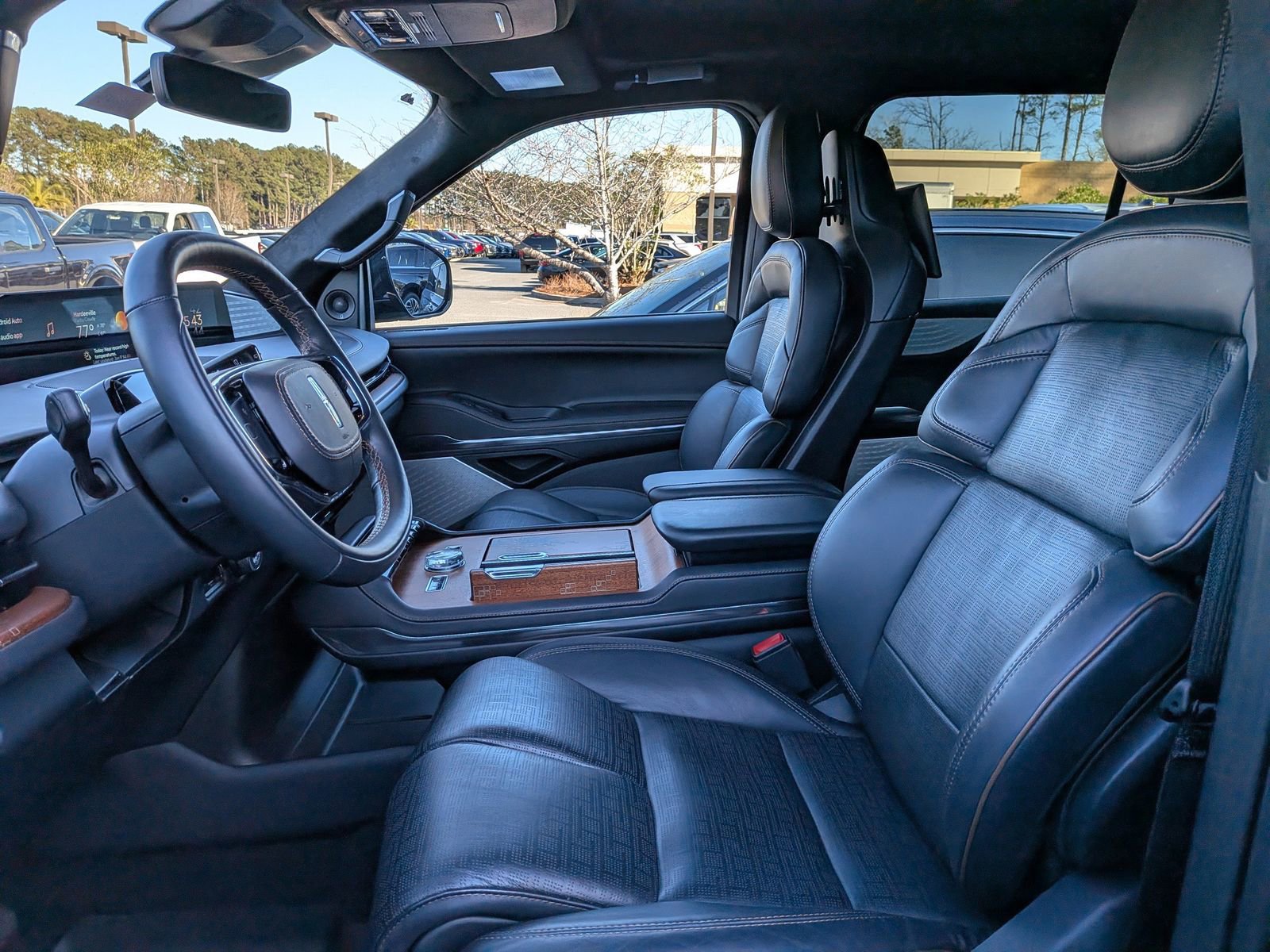 Used 2025 Lincoln Navigator L Black Label image 25