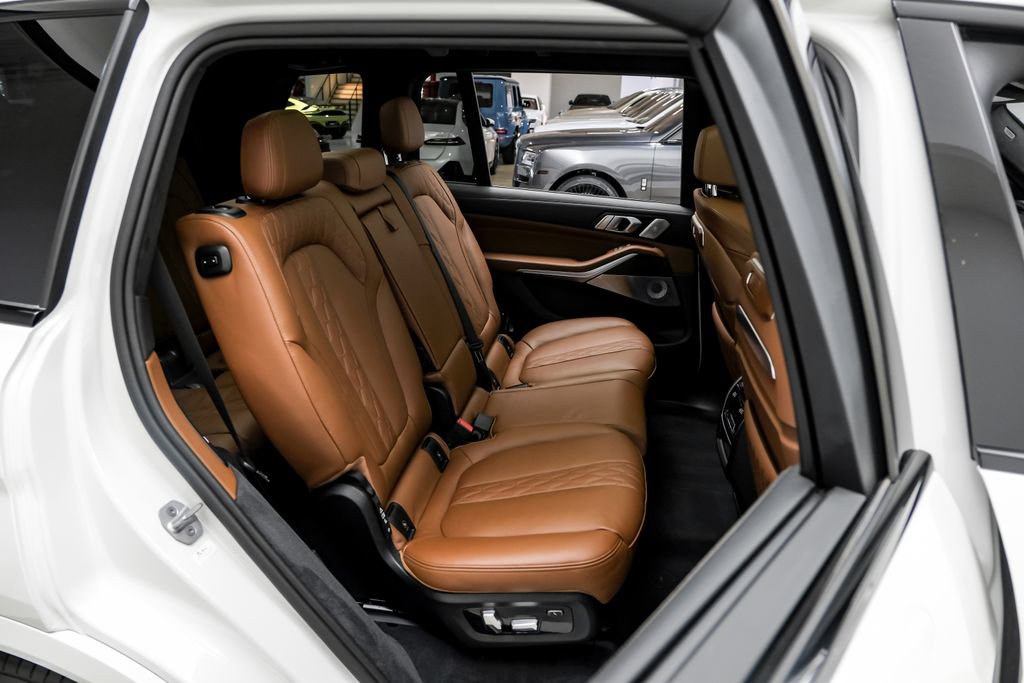 Used 2025 BMW ALPINA XB7 AWD/4WD image 41