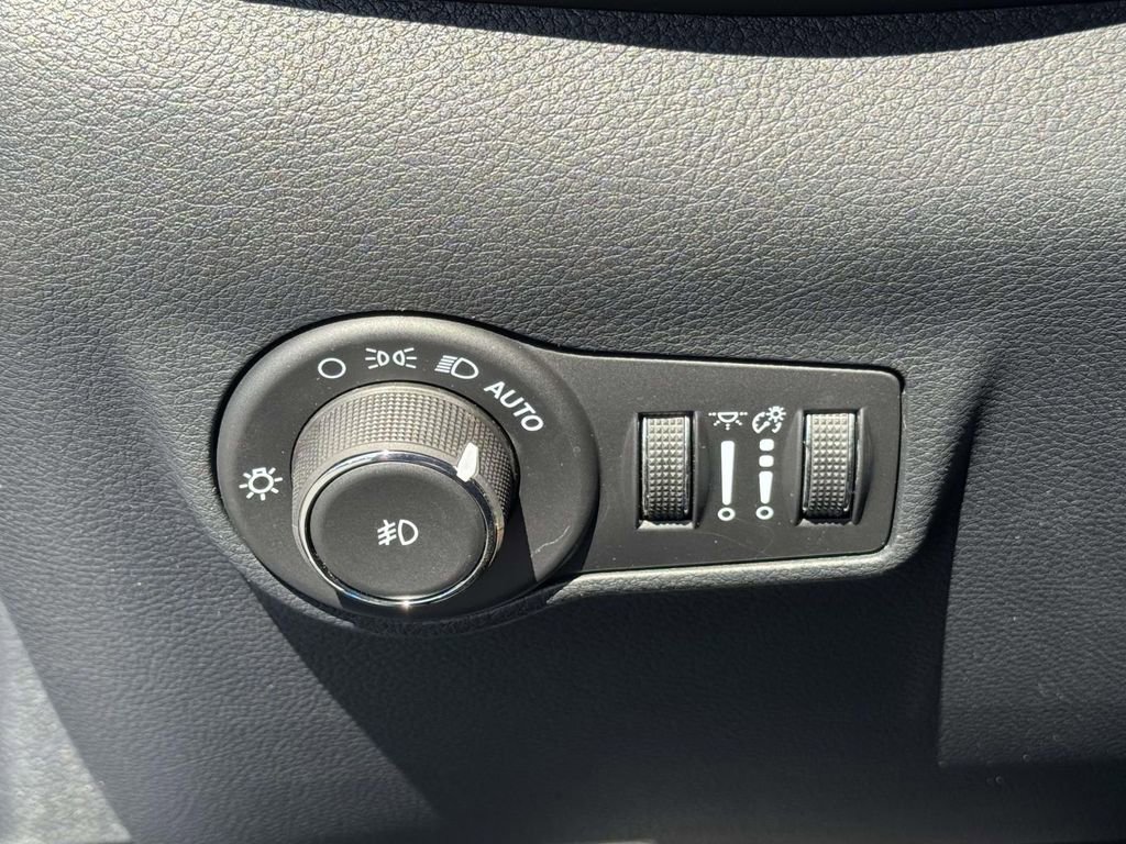 Used 2026 Jeep Compass Limited AWD/4WD image 29