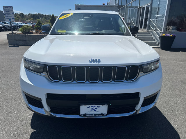 Used 2023 Jeep Grand Cherokee L Limited AWD/4WD image 9