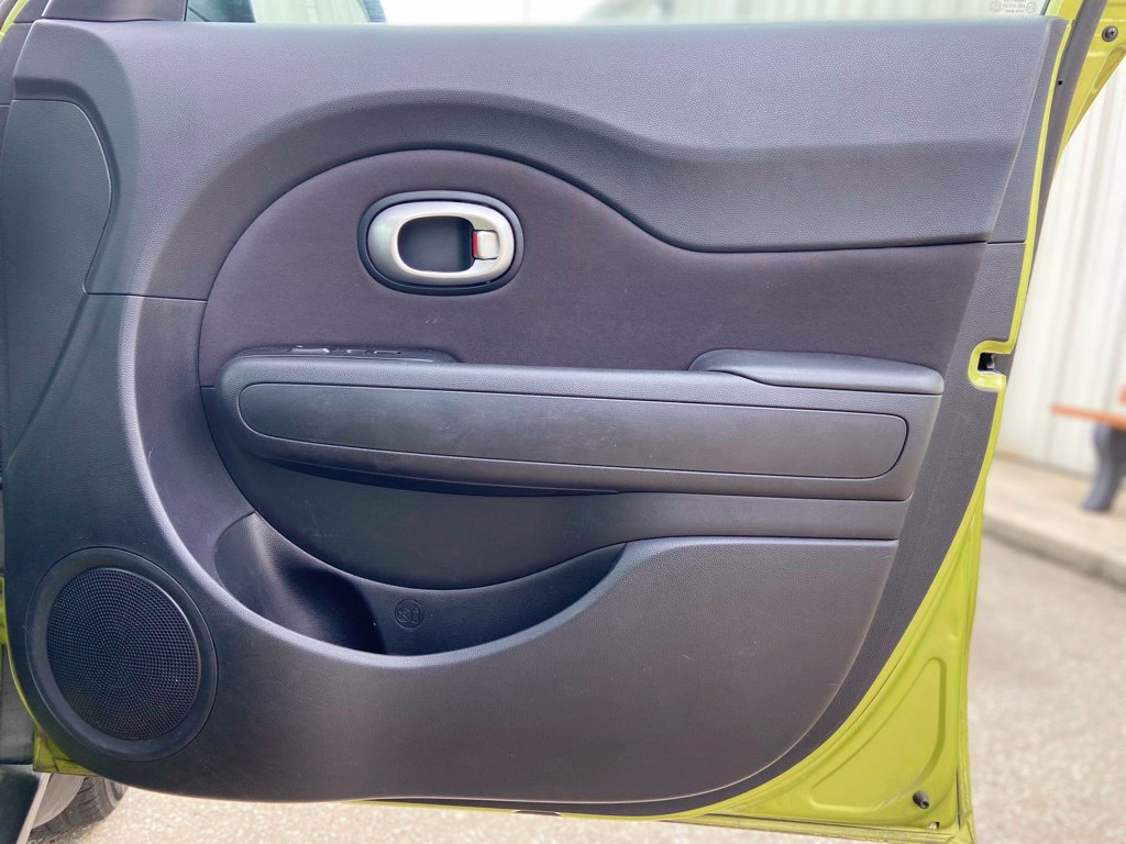 Used 2015 Kia Soul FWD image 17