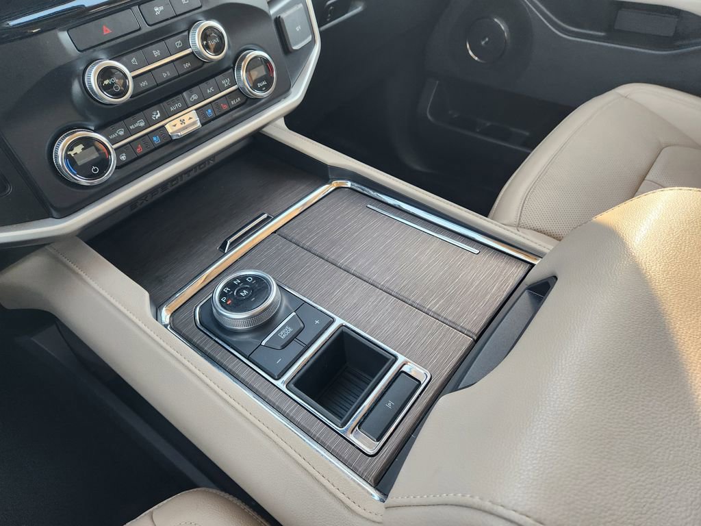 Used 2022 Ford Expedition Limited image 22