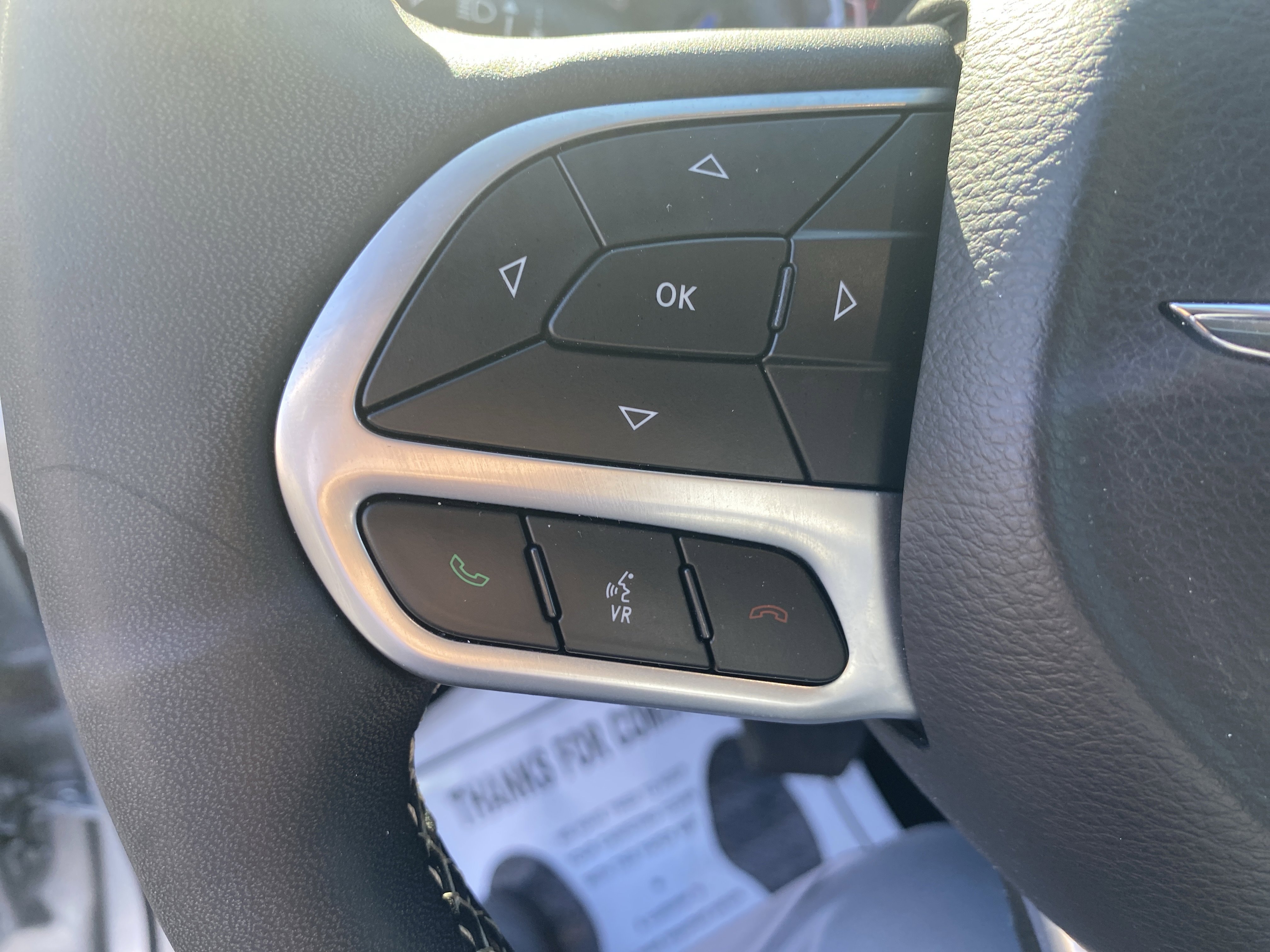 Used 2024 Chrysler Pacifica Touring-L FWD image 11