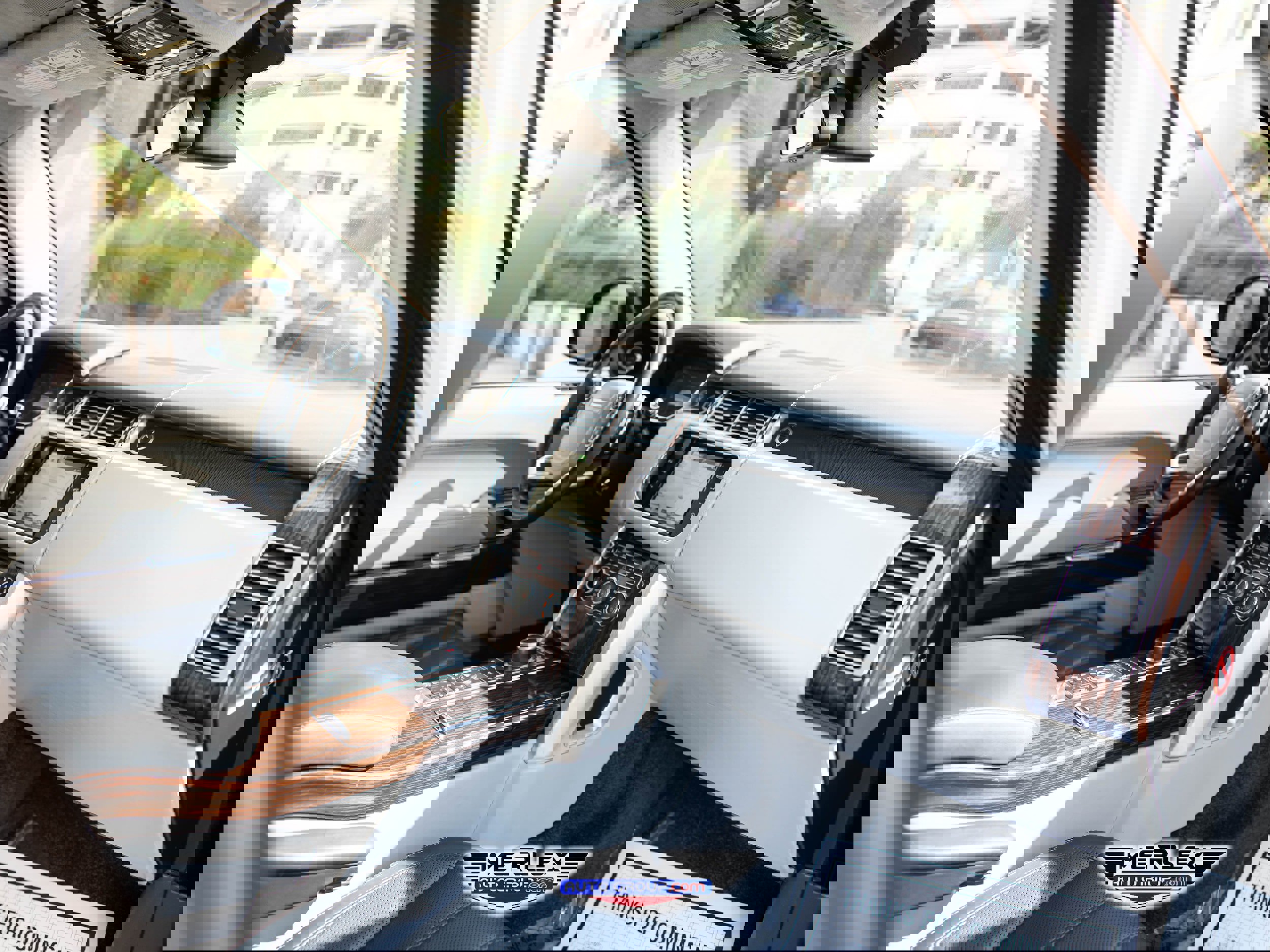 Used 2016 Land Rover Range Rover Holland & Holland image 15