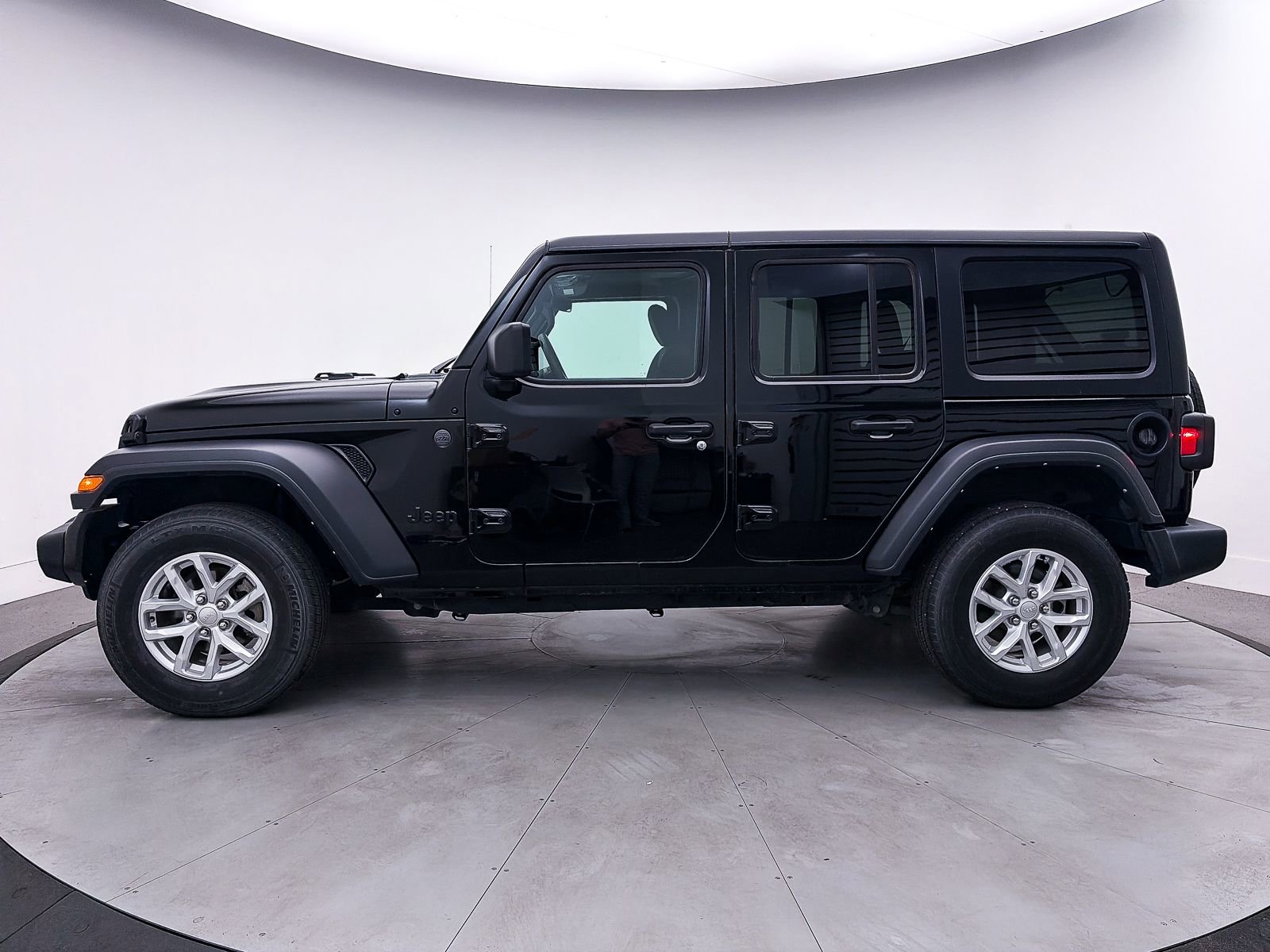 Used 2023 Jeep Wrangler Unlimited Sport AWD/4WD image 37