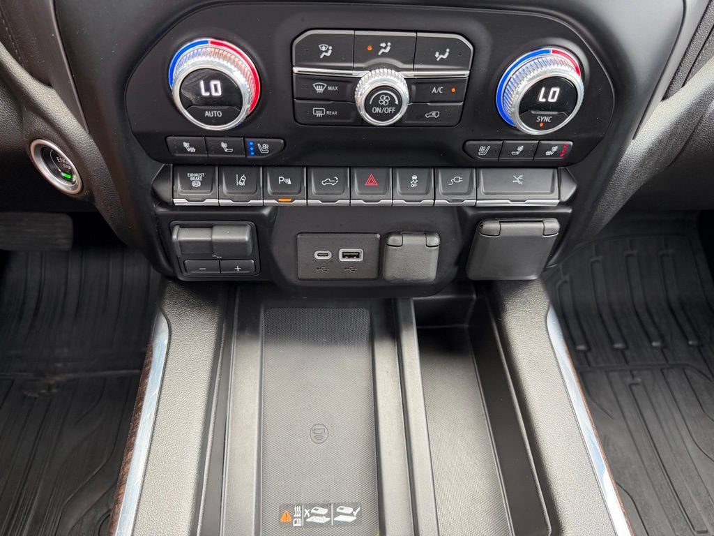Used 2023 GMC Sierra 3500 Denali w/ Denali Ultimate Package AWD/4WD image 25