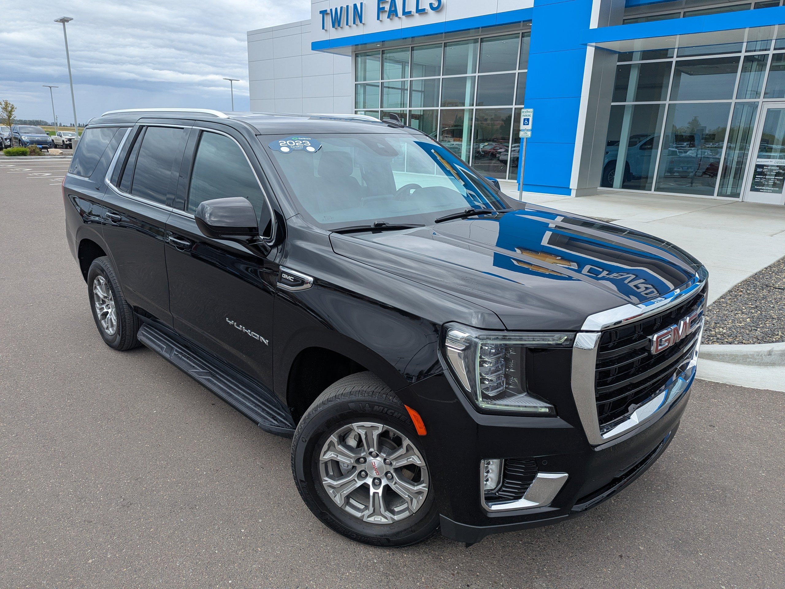 Certified 2023 GMC Yukon SLE w/ Gmc Pro Safety Plus Package AWD/4WD image 3