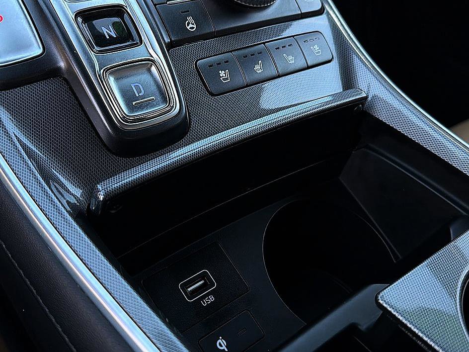 Certified 2023 Hyundai Santa Fe Calligraphy image 17