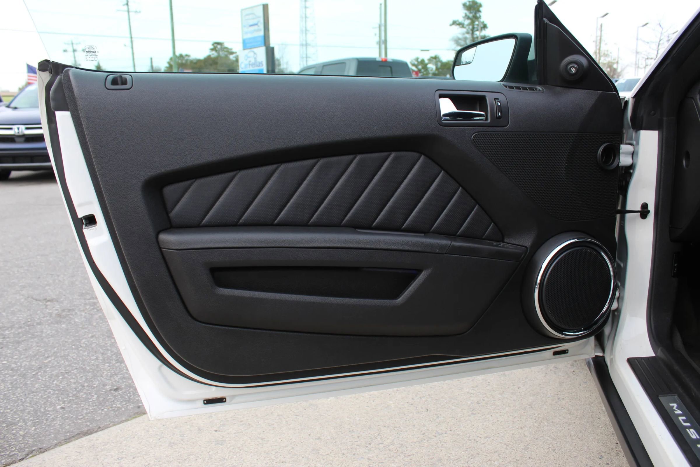 Used 2012 Ford Mustang GT Premium w/ Comfort Pkg image 10