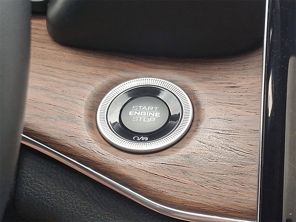 Used 2023 Jeep Grand Cherokee L Summit w/ Advanced Protech Group IV image 27