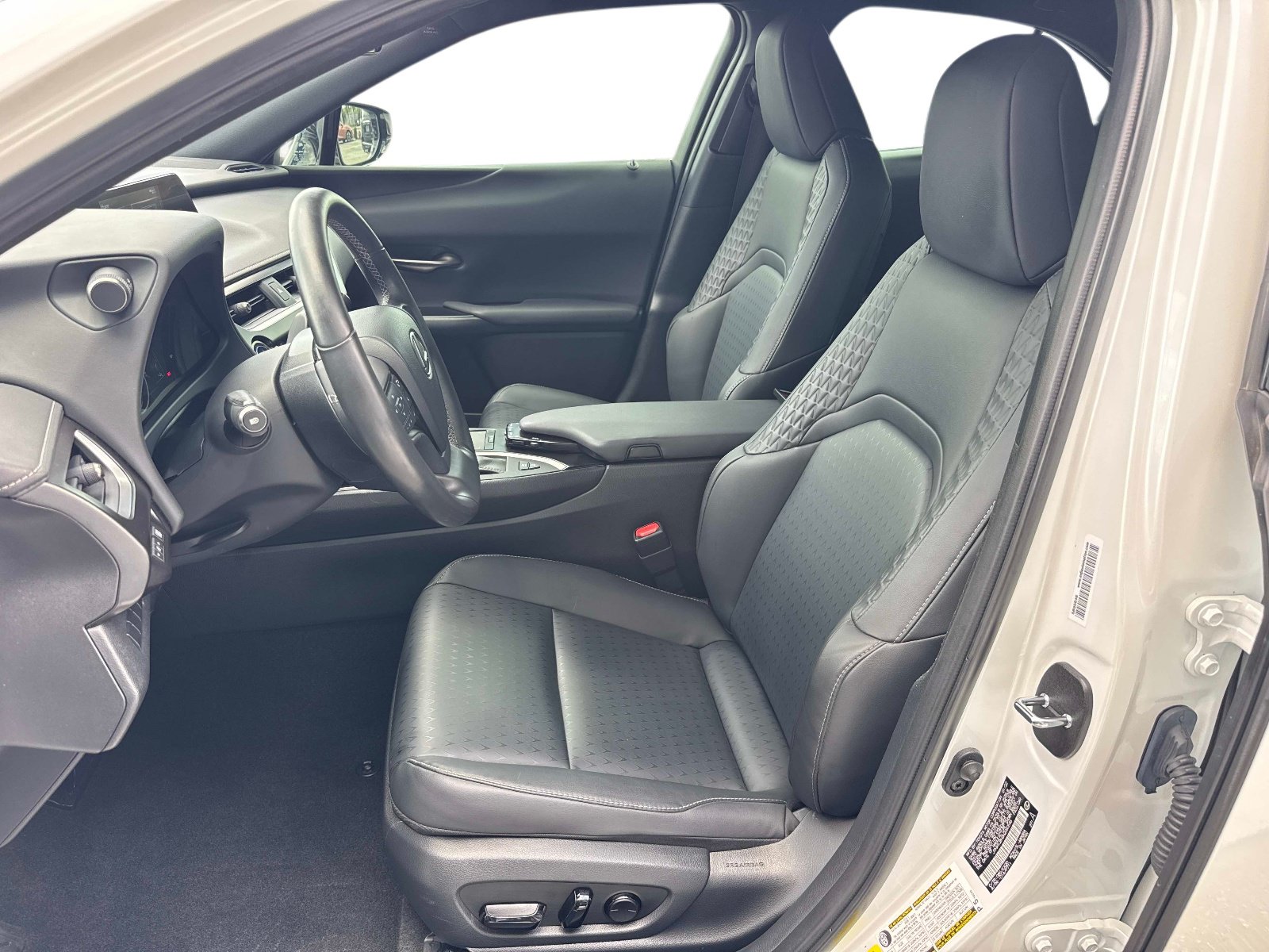 Used 2022 Lexus UX 250h w/ Accessory Package (Z2) AWD/4WD image 22