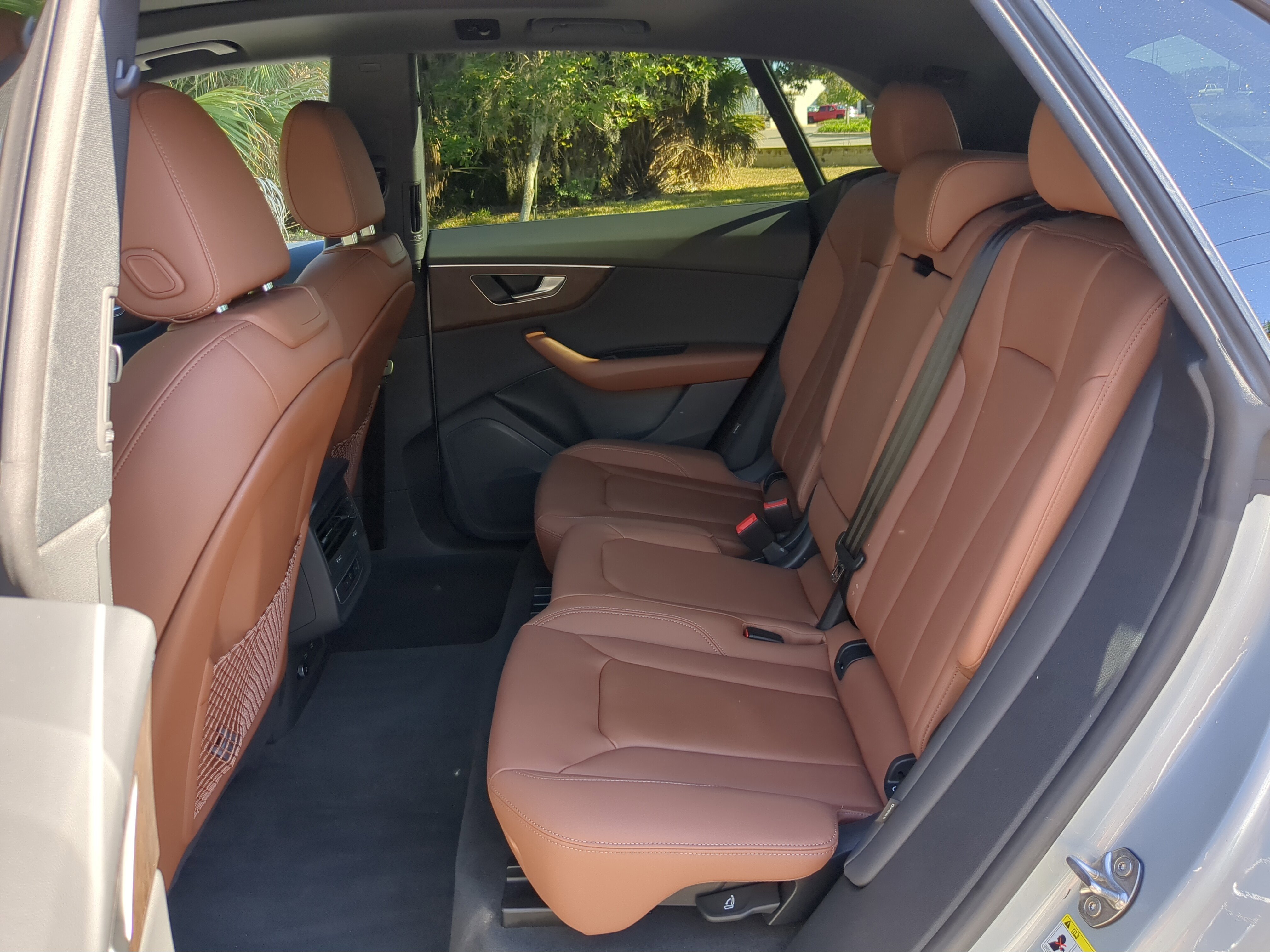 Certified 2025 Audi Q8 Premium w/ Black Optic Package image 18