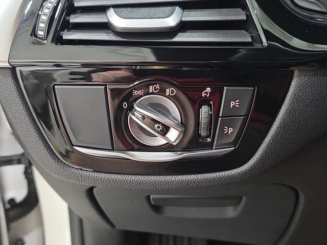 Used 2019 BMW 540i xDrive AWD/4WD image 25