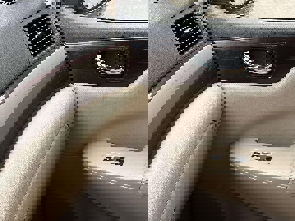 Used 2013 Nissan Quest SV image 30