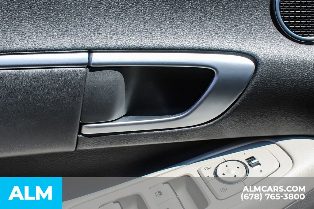 Used 2025 Hyundai Sonata SEL FWD image 37