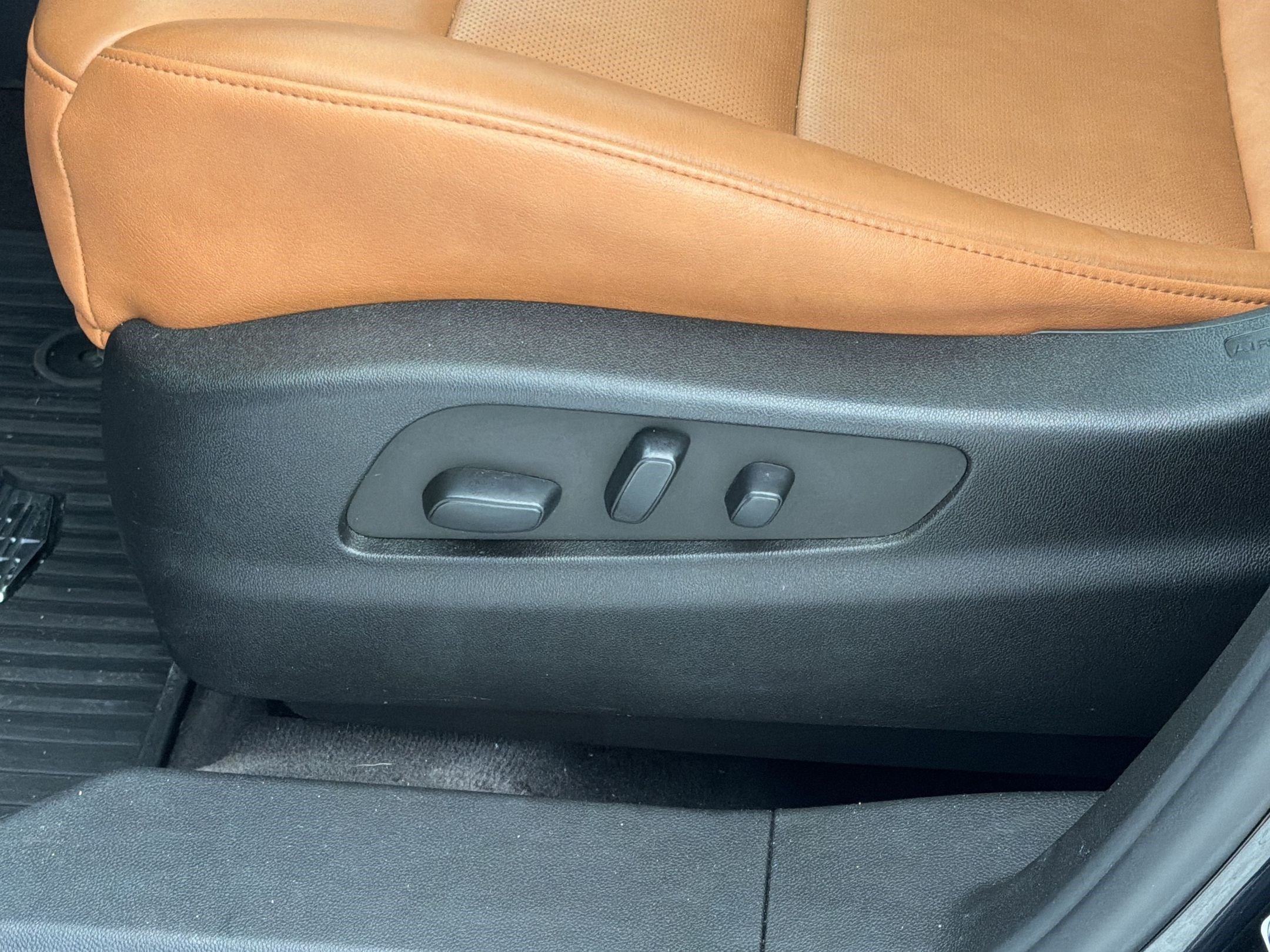 Used 2022 Cadillac XT4 Sport w/ Comfort Package FWD image 13