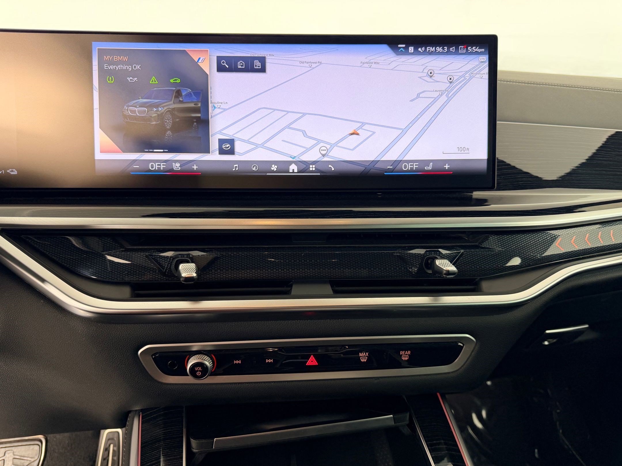 Certified 2025 BMW X5 xDrive50e w/ M Sport Package image 24