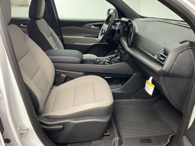 New 2026 Chevrolet Traverse LT w/ LPO, Floor Liner Package image 24