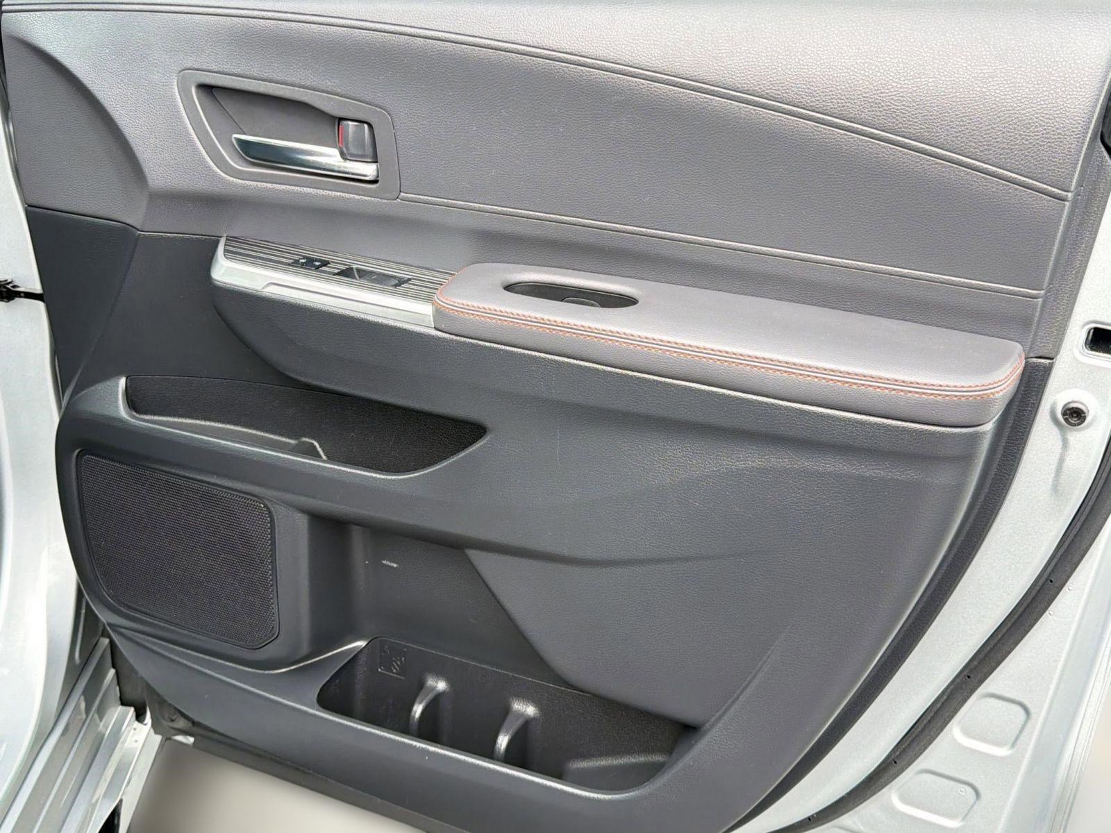 Used 2022 Toyota Sienna XSE FWD image 23