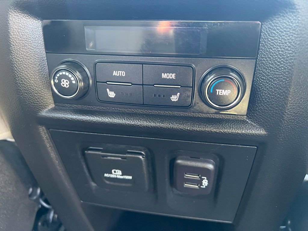 Used 2023 Chevrolet Traverse Premier AWD/4WD image 22