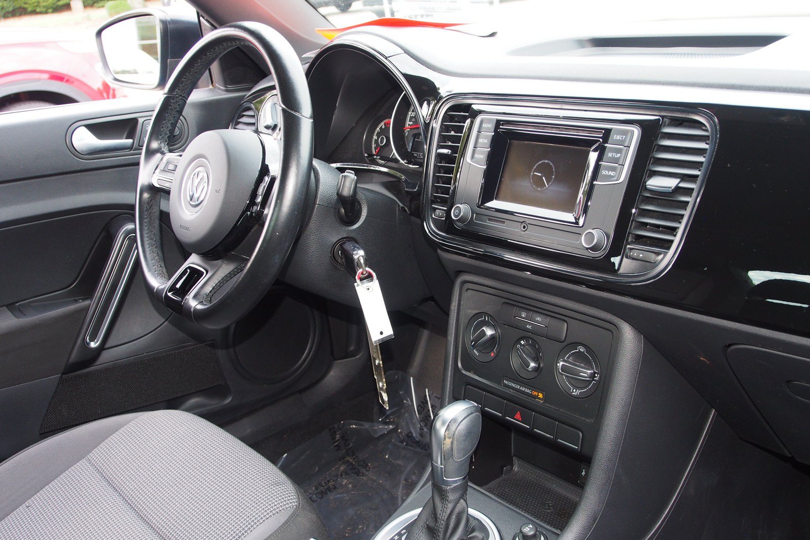 Used 2018 Volkswagen Beetle 2.0T S FWD image 10