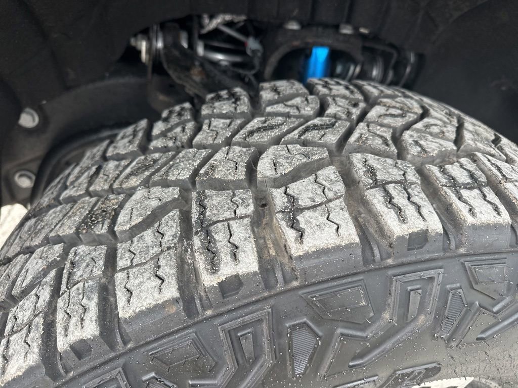 Used 2025 GMC Sierra 2500 AT4X image 37