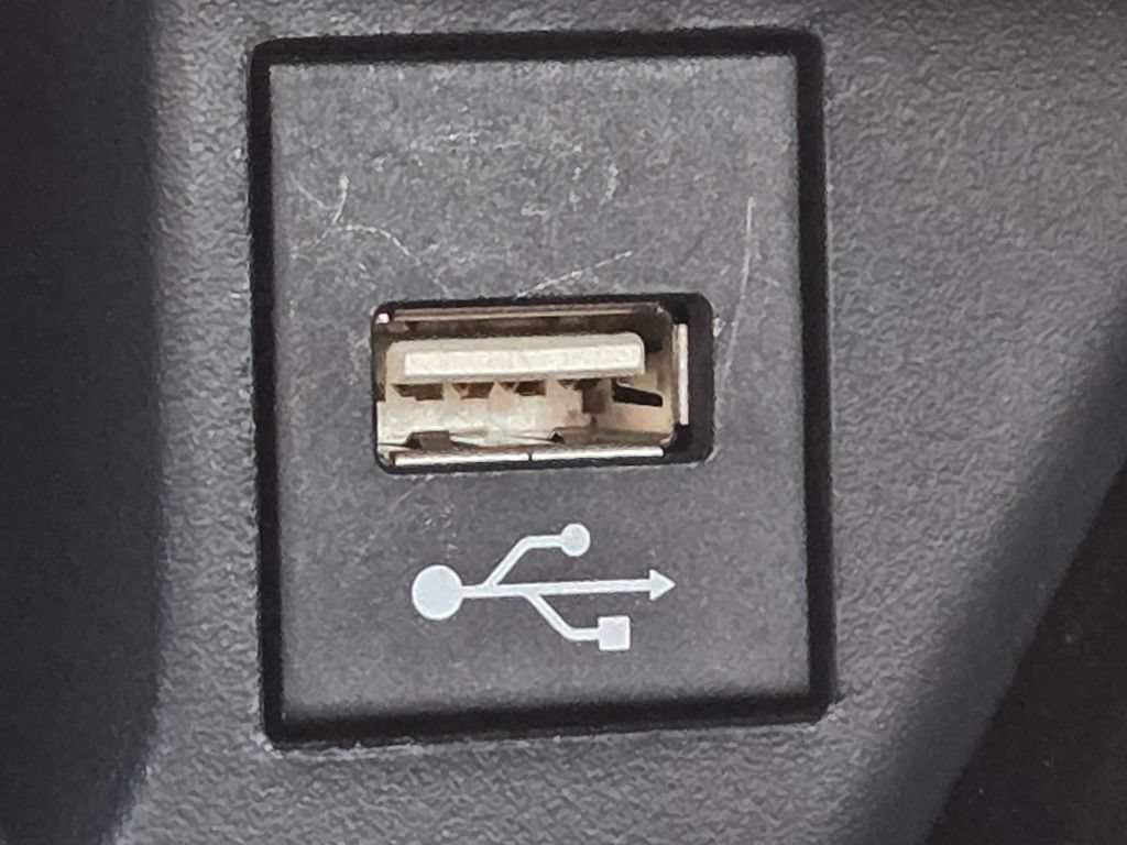 Used 2021 Toyota C-HR XLE FWD image 16