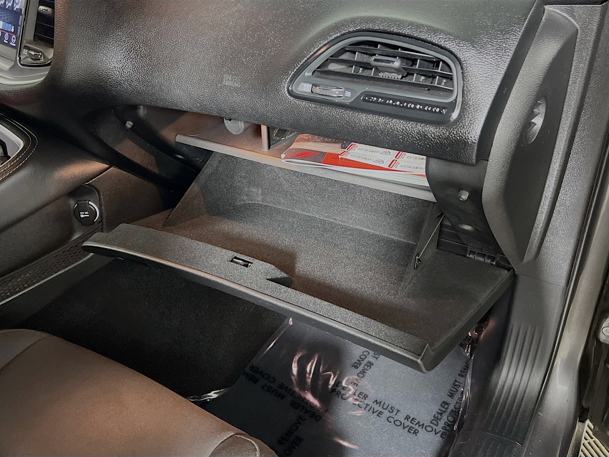 Used 2019 Dodge Challenger SXT image 34