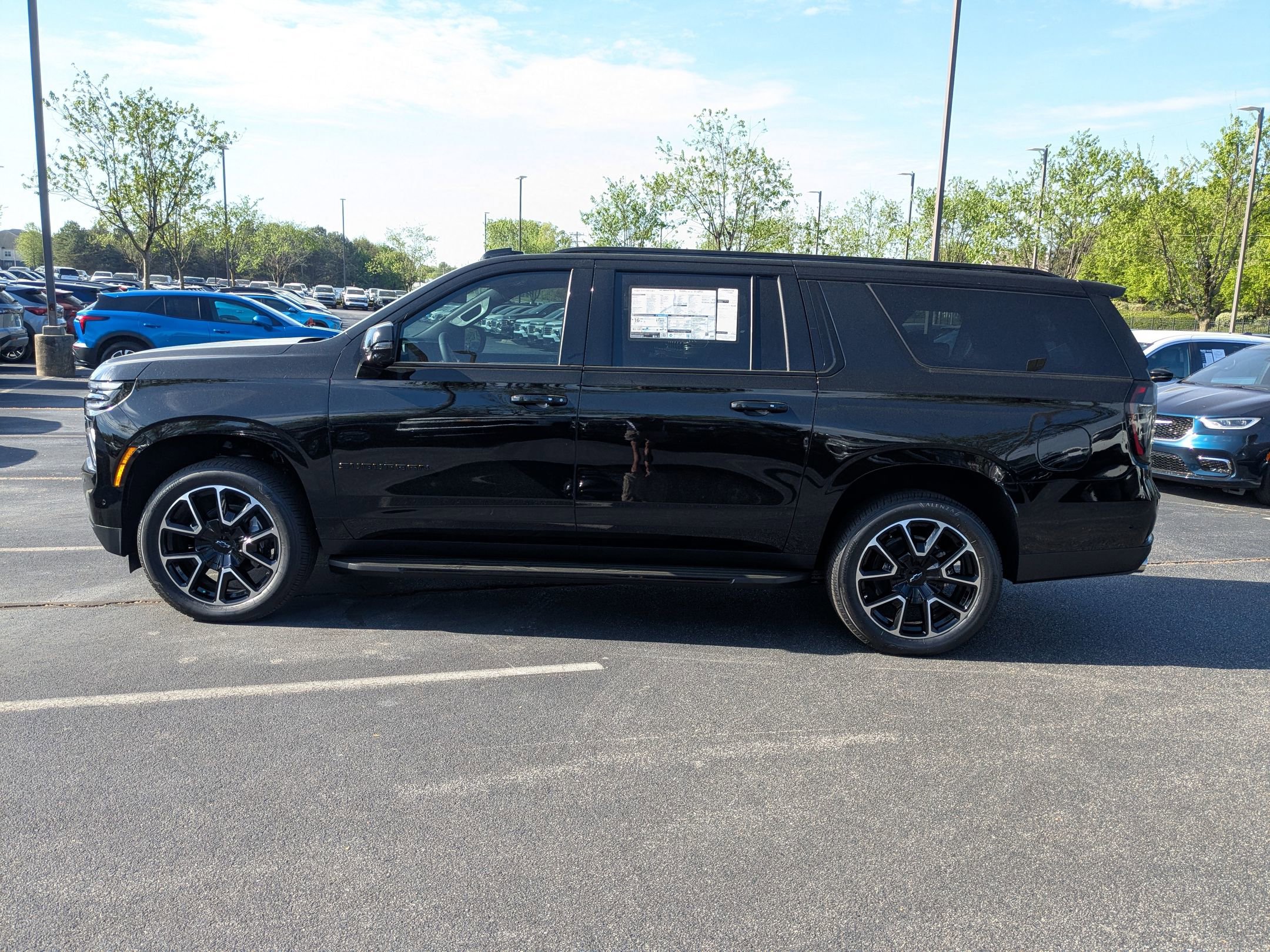 New 2026 Chevrolet Suburban RST w/ RST Capability Package AWD/4WD image 6