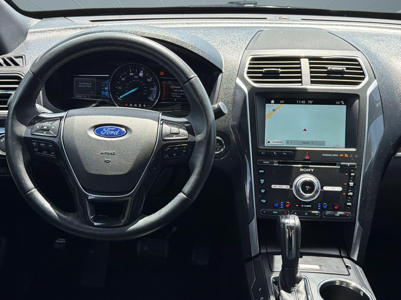 Used 2017 Ford Explorer Limited w/ Equipment Group 301A FWD image 29