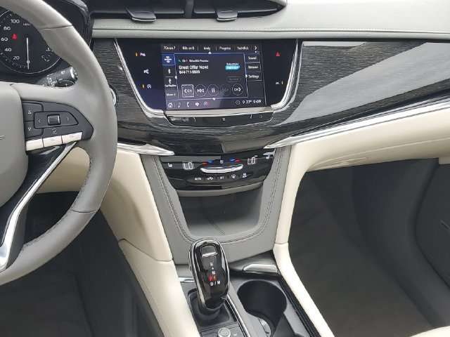 Certified 2020 Cadillac XT6 Premium Luxury AWD/4WD image 15