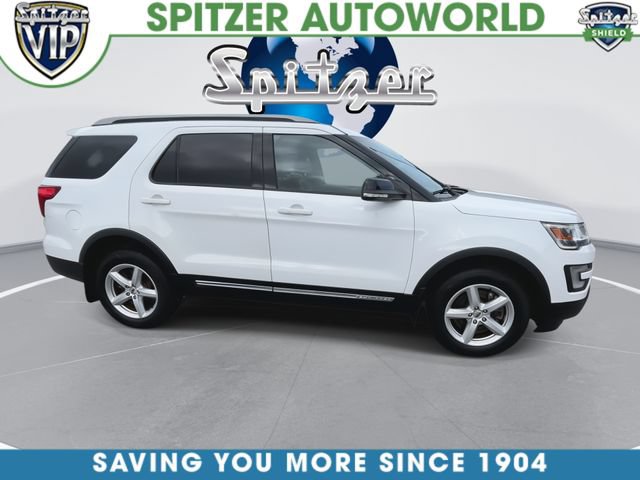 Used 2017 Ford Explorer XLT w/ Equipment Group 202A AWD/4WD image 10