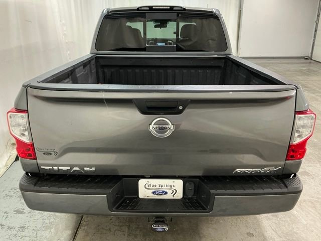 Used 2018 Nissan Titan PRO-4X image 4