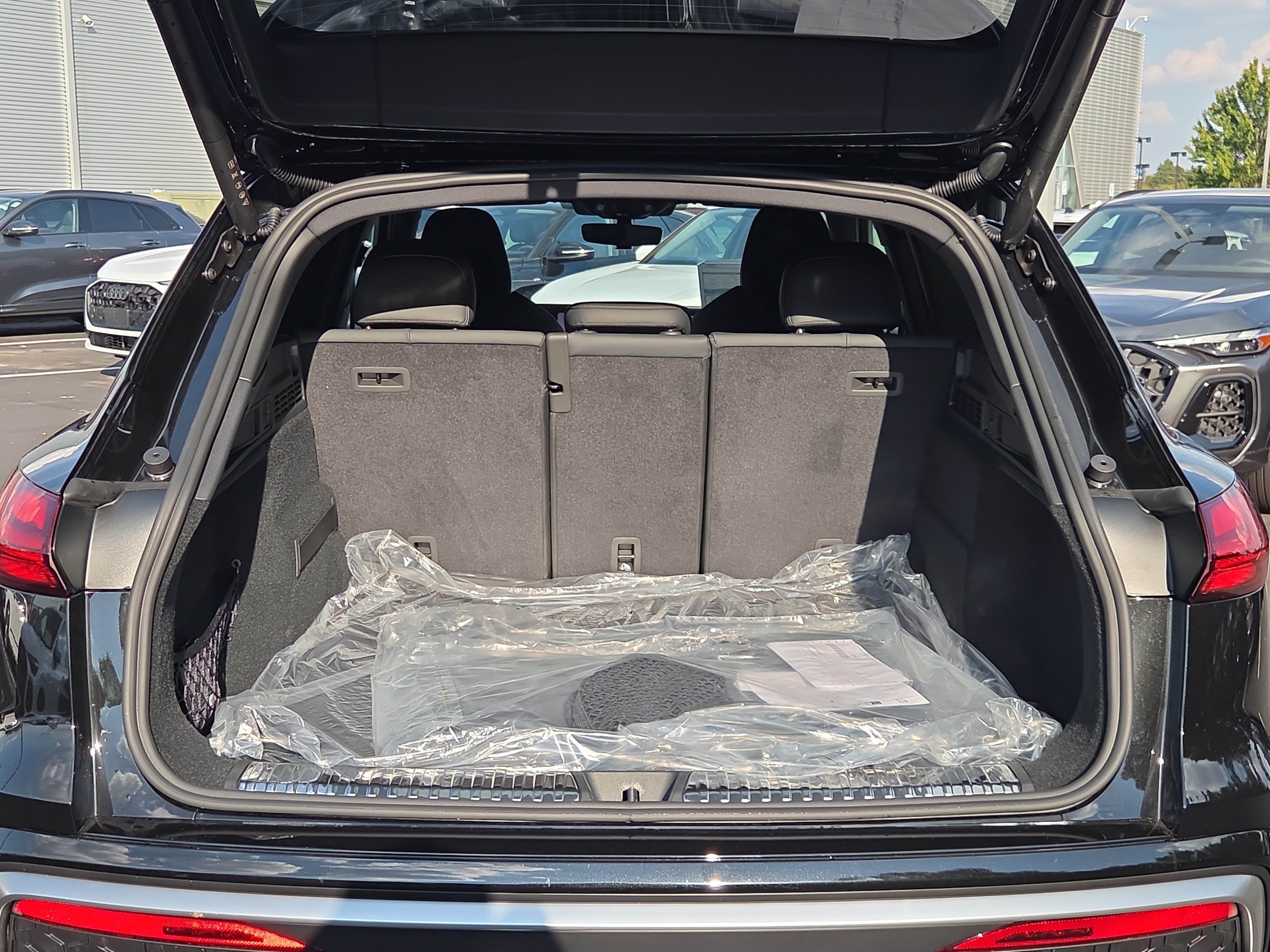 New 2026 Audi SQ5 Prestige AWD/4WD image 7