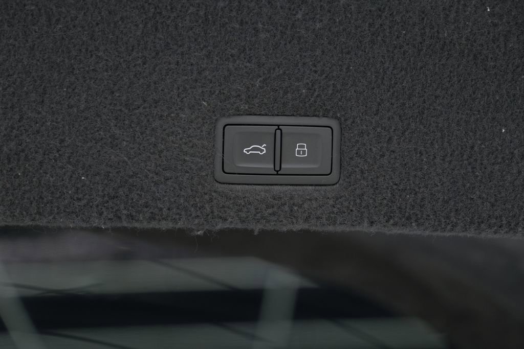 Used 2021 Lamborghini Urus image 37