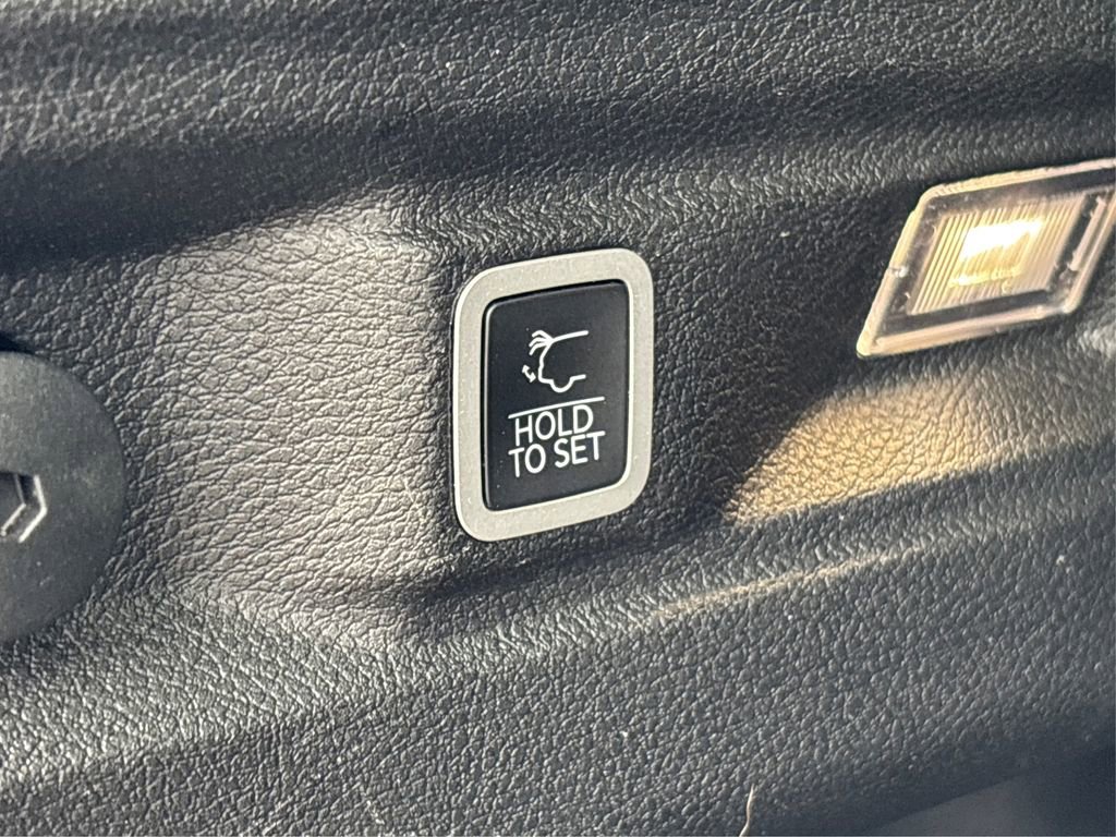 Used 2022 Jeep Grand Cherokee L Limited image 14