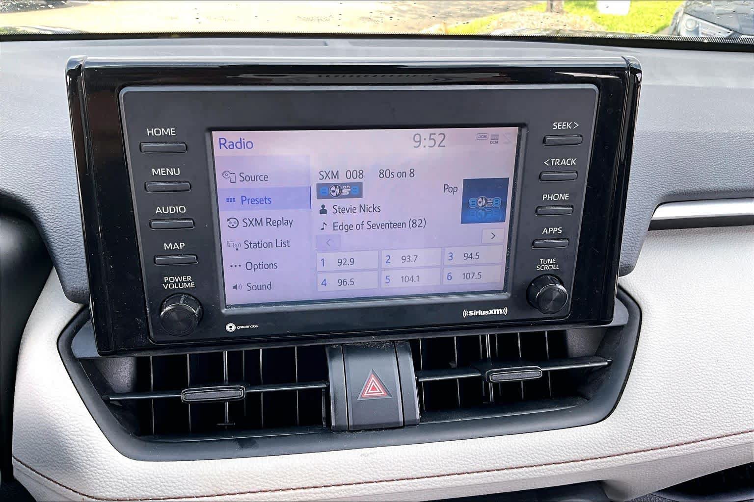 Used 2020 Toyota RAV4 XLE FWD image 32