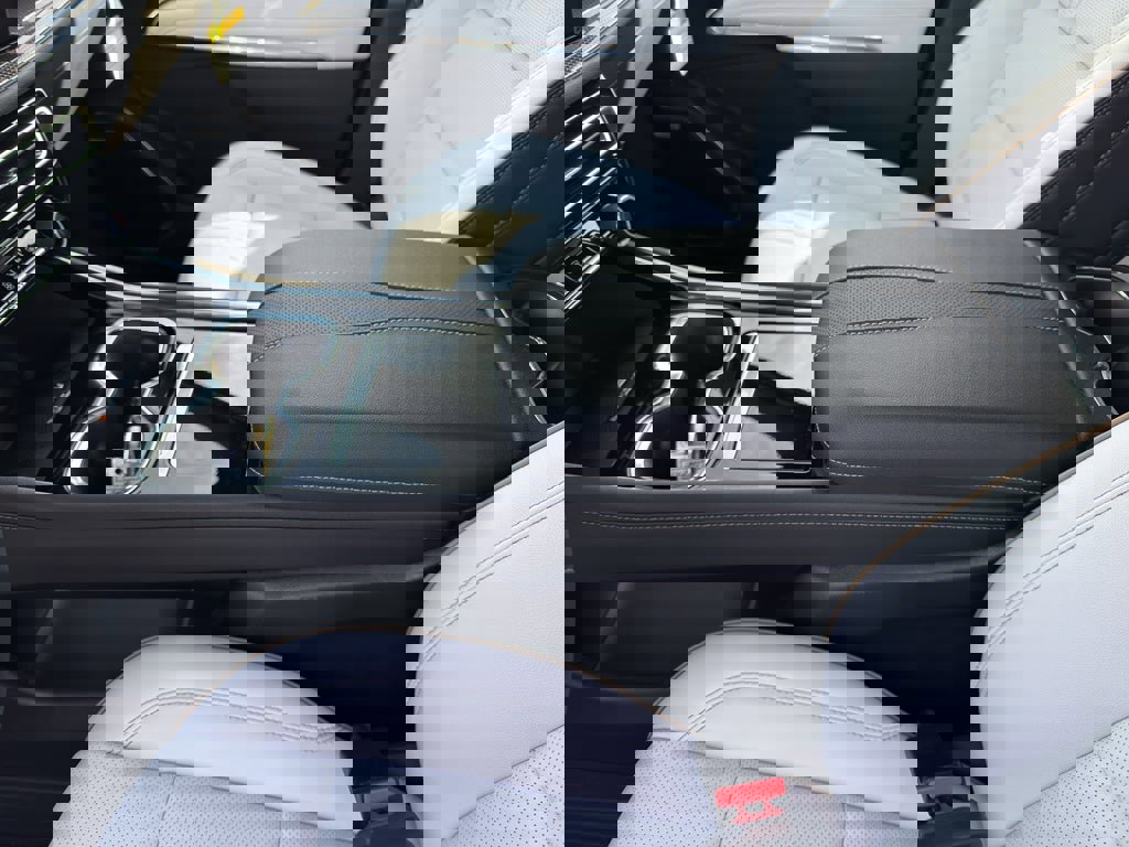 New 2026 Chevrolet Traverse High Country w/ LPO, Floor Liner Package image 14