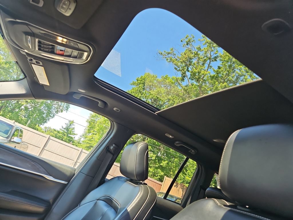 Used 2024 Jeep Grand Cherokee Limited 4xe AWD/4WD image 23