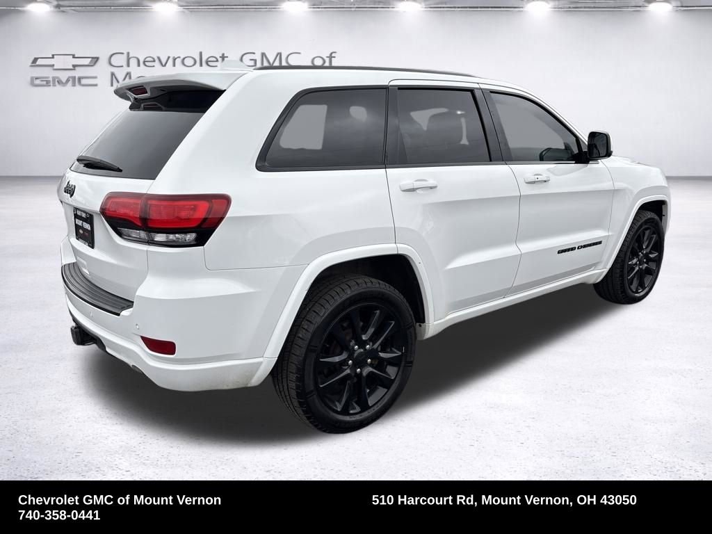 Used 2017 Jeep Grand Cherokee Altitude image 5