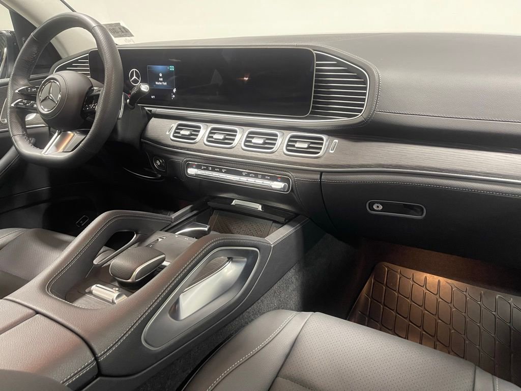 Used 2026 Mercedes-Benz GLS 450 4MATIC image 29