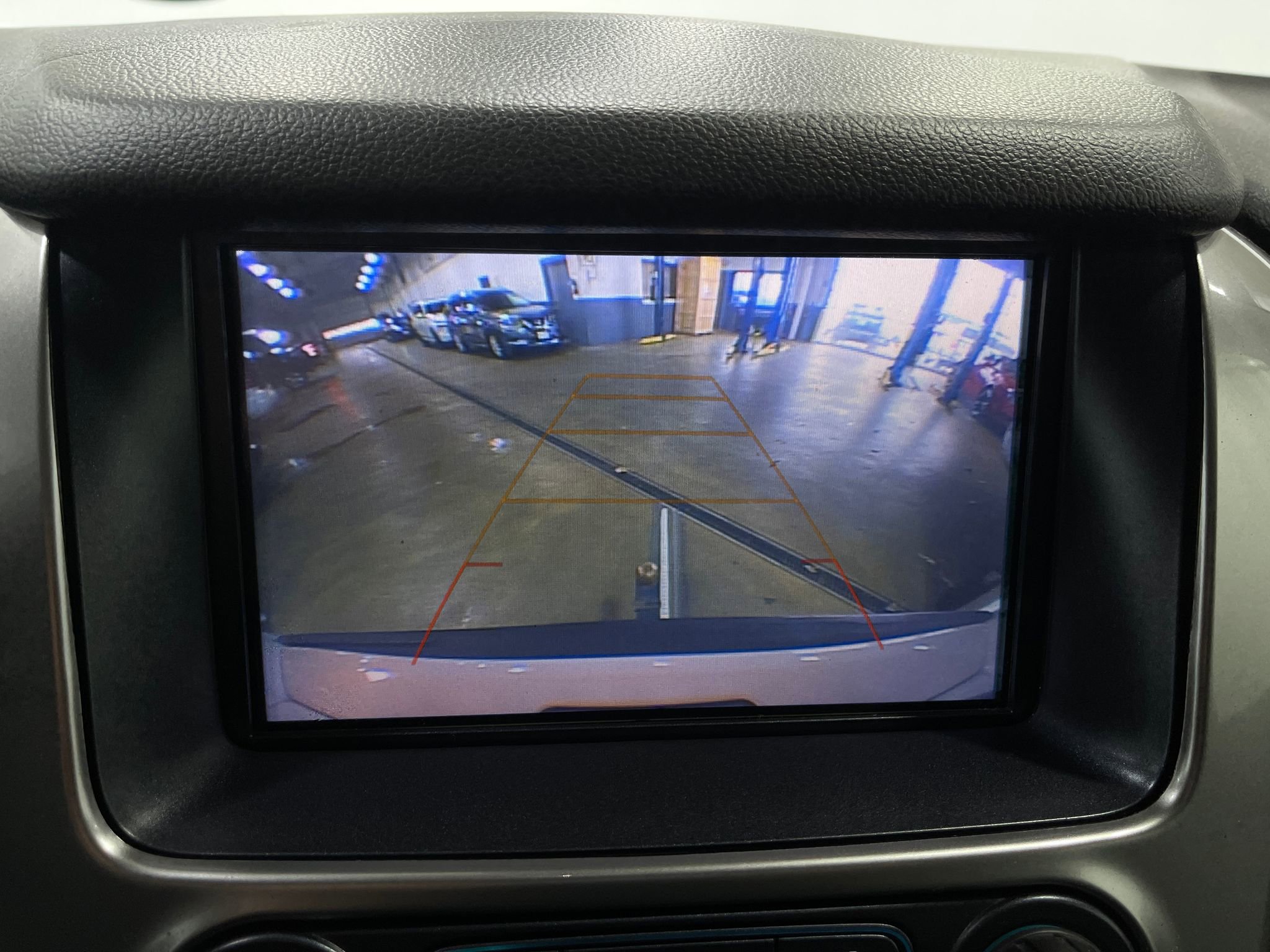 Used 2018 Chevrolet Suburban LT image 11