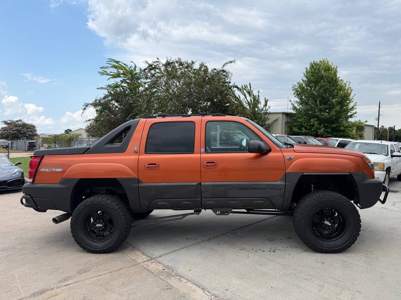 Used 2005 Chevrolet Avalanche 2500 w/ Preferred Equipment Group AWD/4WD image 6