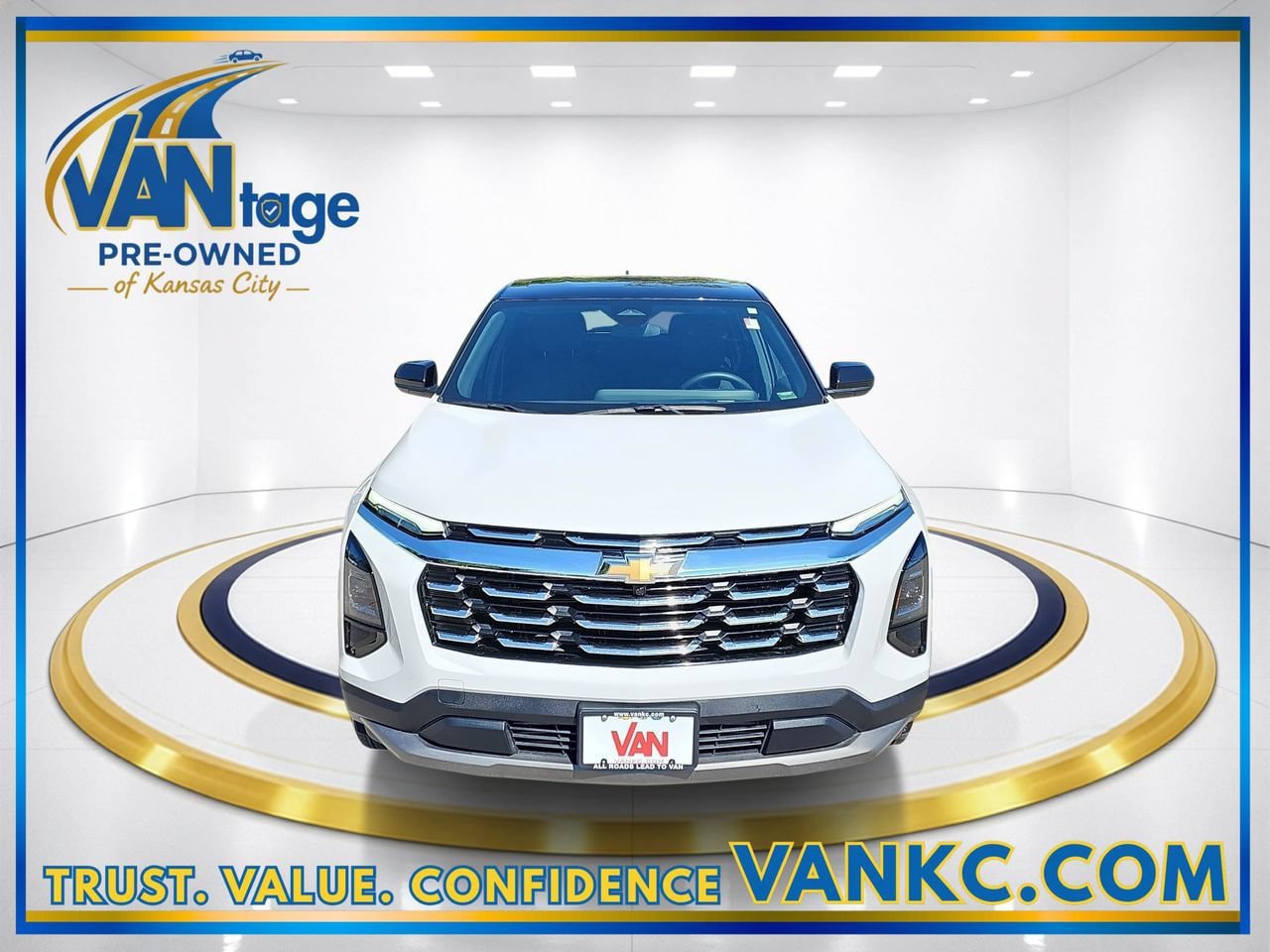 Used 2025 Chevrolet Equinox LT FWD image 2